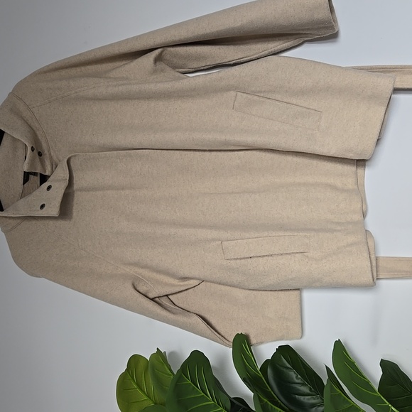 Banana Republic Beige Women's Knit Coat - Picture 5 of 6